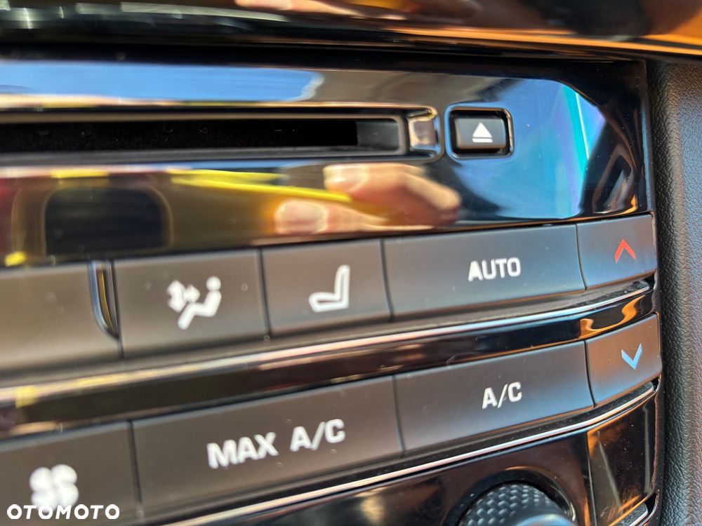 Jaguar F-Pace 2.0 i4D AWD Prestige - 24