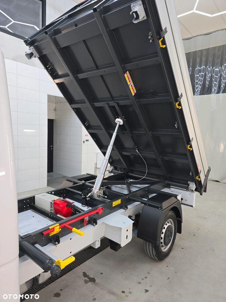 Renault MASTER 17Km WYWROTKA 3 STRONNA 1011Kg Ładowność SILNIK 2,3 AUTO NIE UŻYWANE NA GWARANCJI STAN NOWY NOWY NOWY SALON POLSKA TO SŁONIK BOGATE WYPOSAŻENIE HAK LEDY KLIMA TEMPOMAT - 16