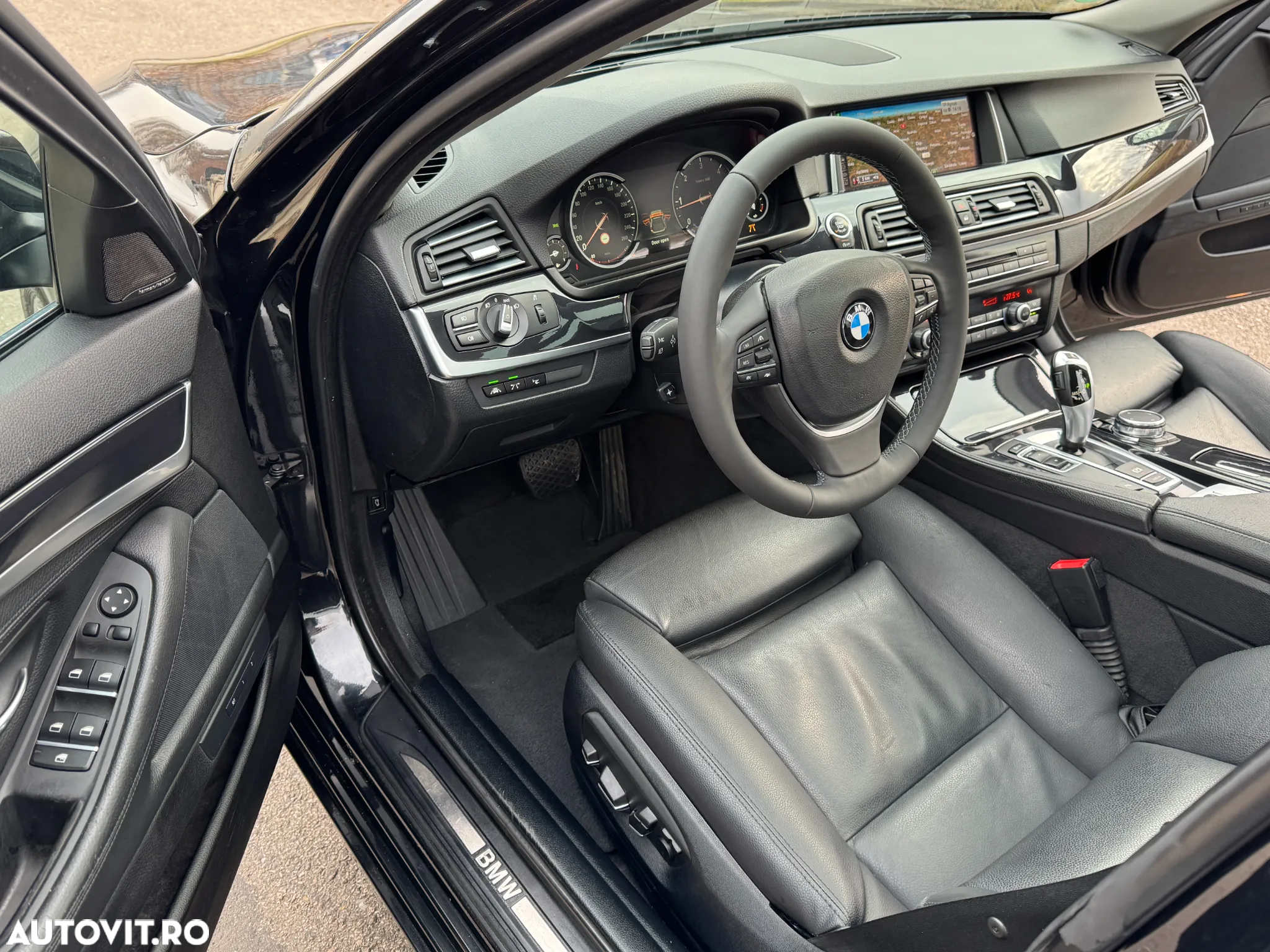 BMW Seria 5 525d Touring Aut. Luxury Line - 18