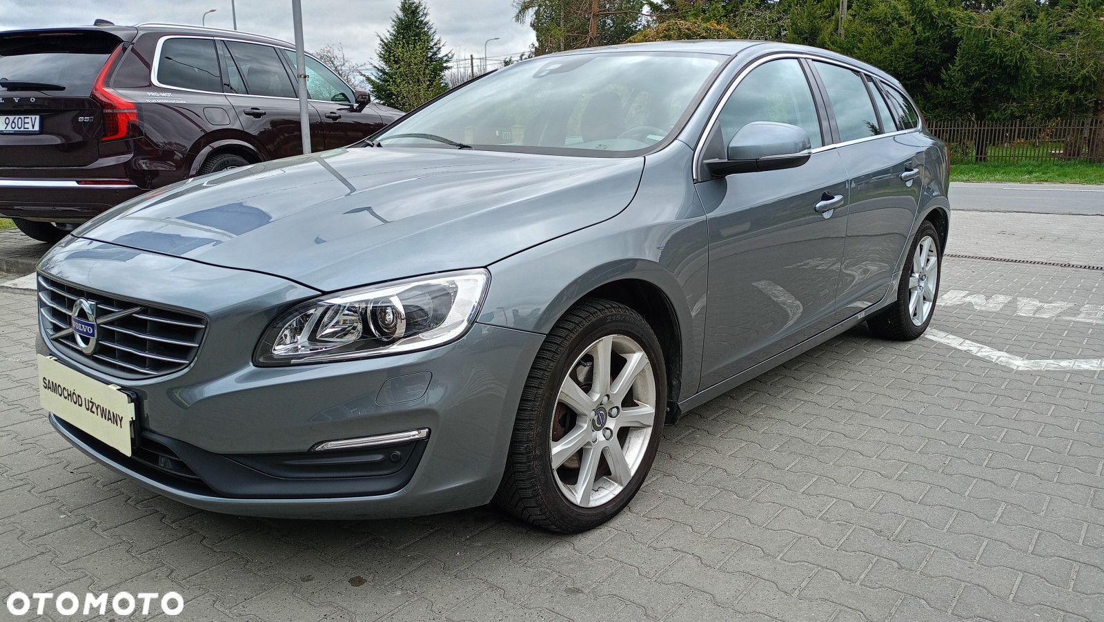 Volvo V60 D4 Drive-E Momentum - 1