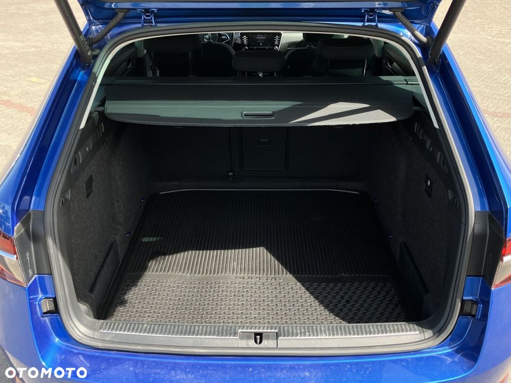 Skoda Superb 2.0 TDI SCR Style DSG - 10