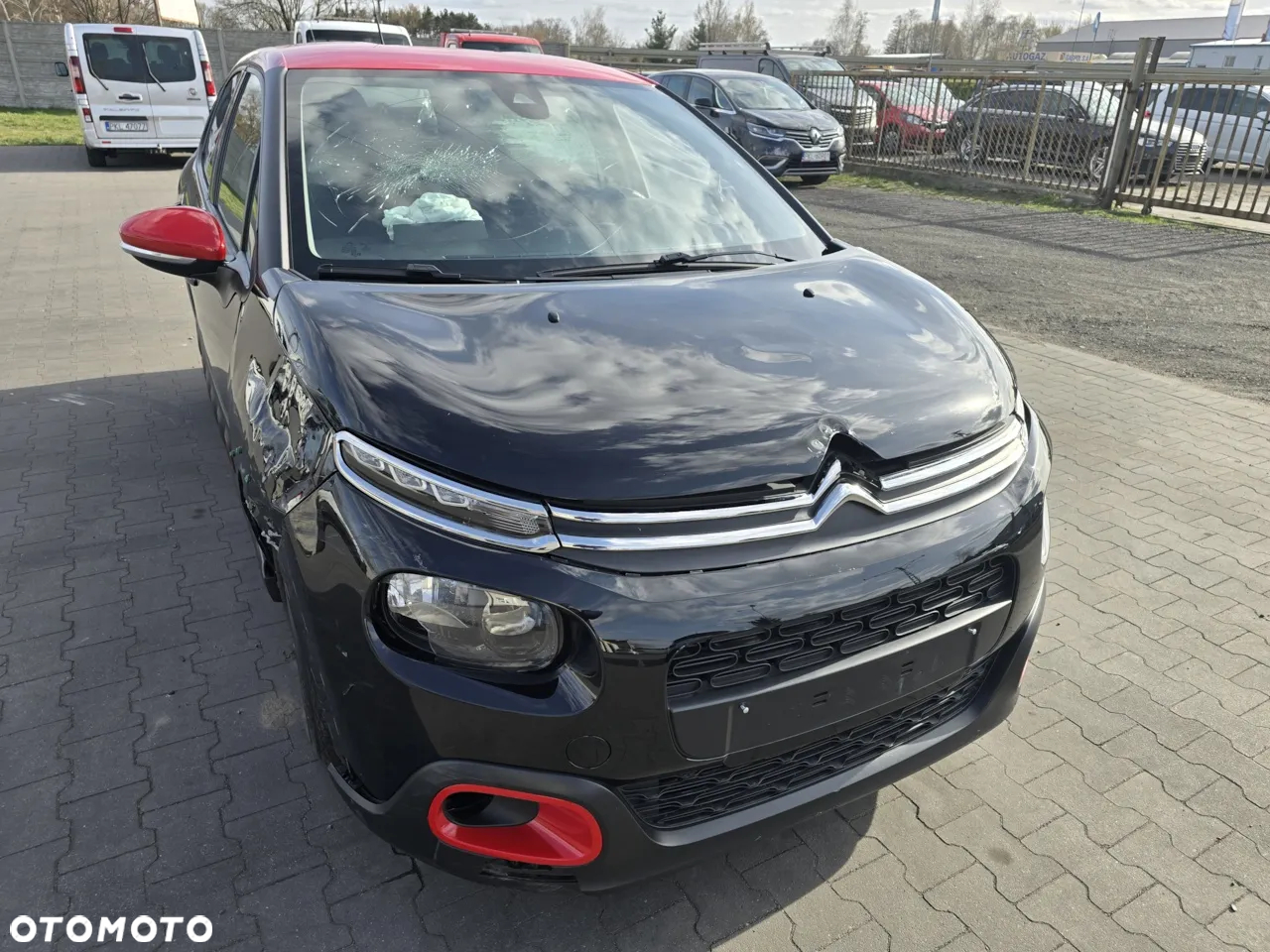 Citroën C3 Pure Tech 110 S&S EAT6 SHINE - 3