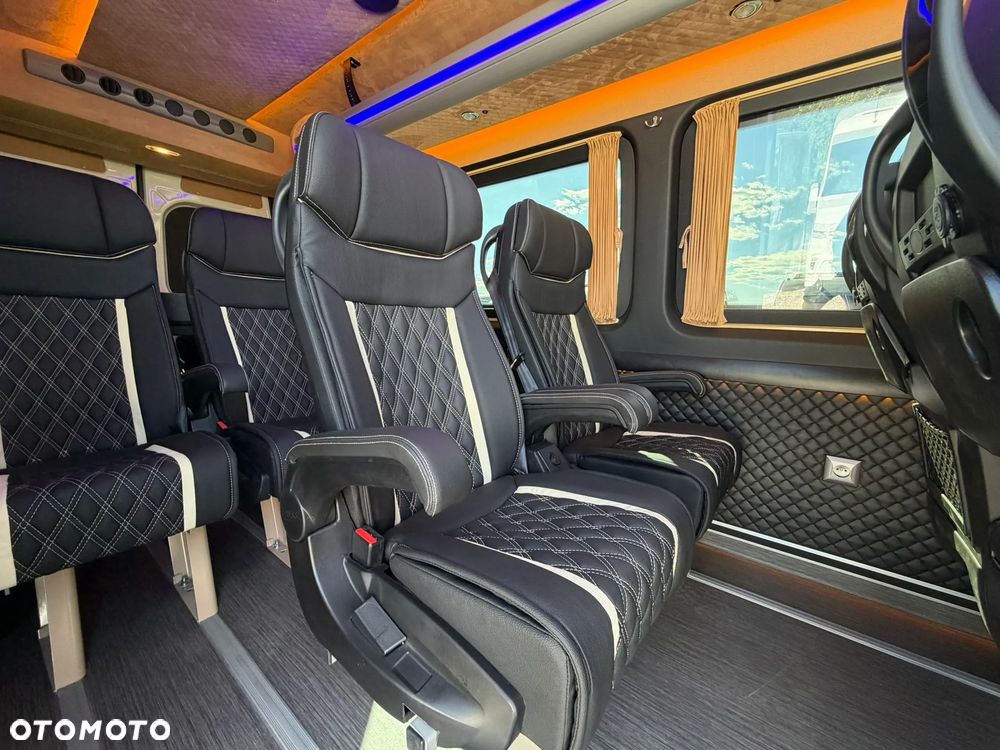 Mercedes-Benz Sprinter 317 - 15