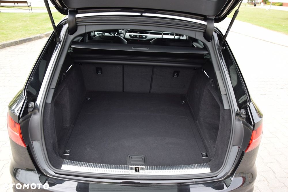 Audi A4 Avant 35 TDI mHEV S Line S tronic - 27
