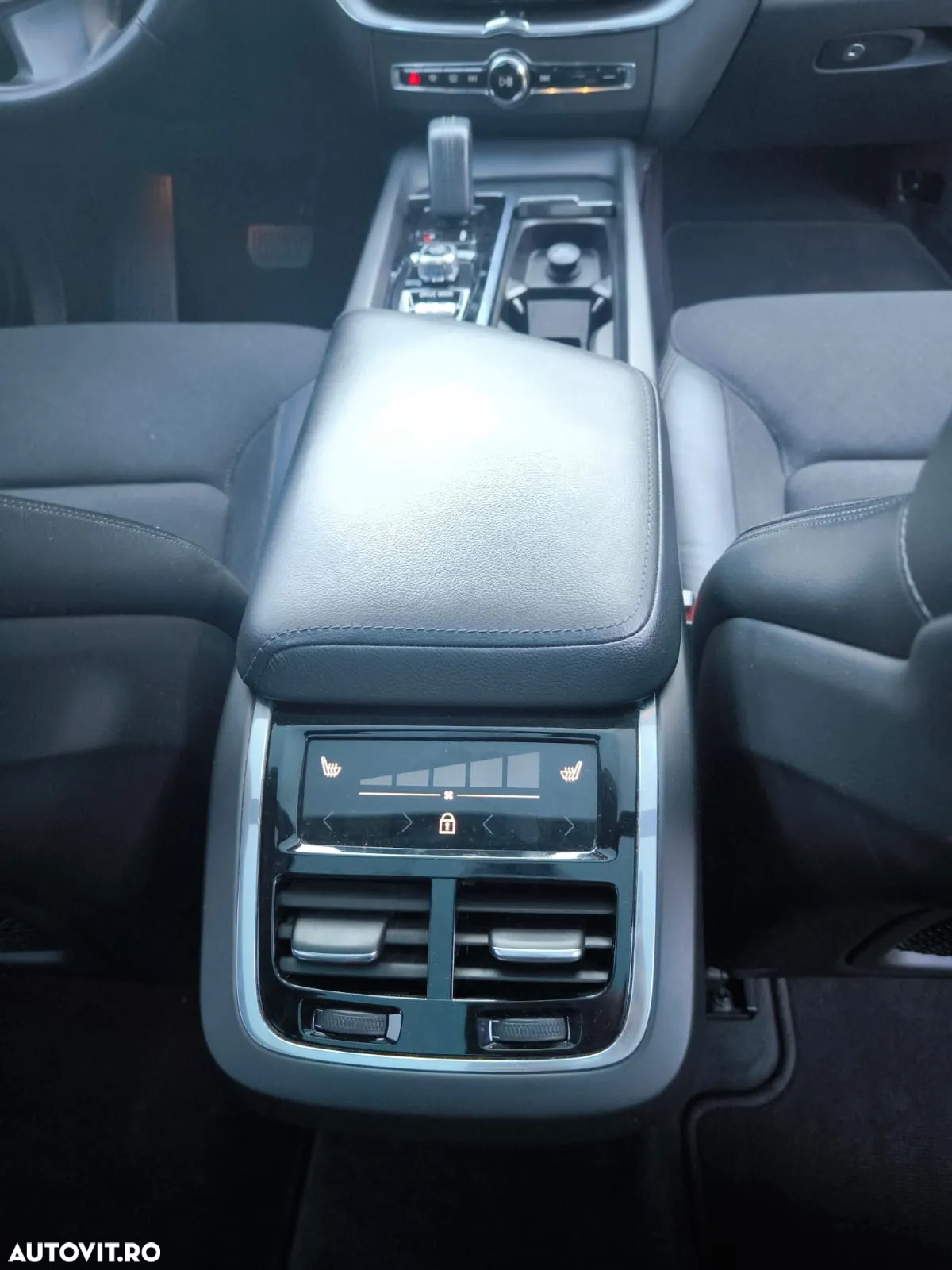 Volvo XC 60 B4 D AWD Geartronic Momentum - 6