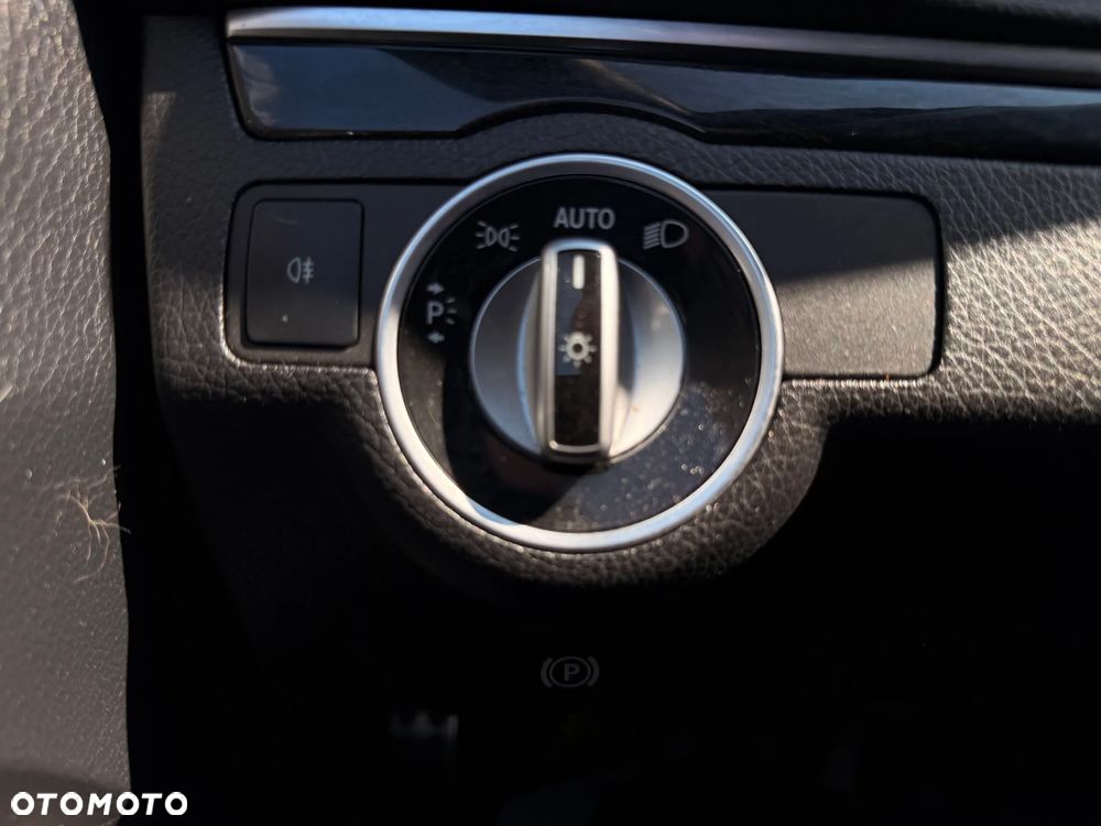 Mercedes-Benz Klasa E - 22