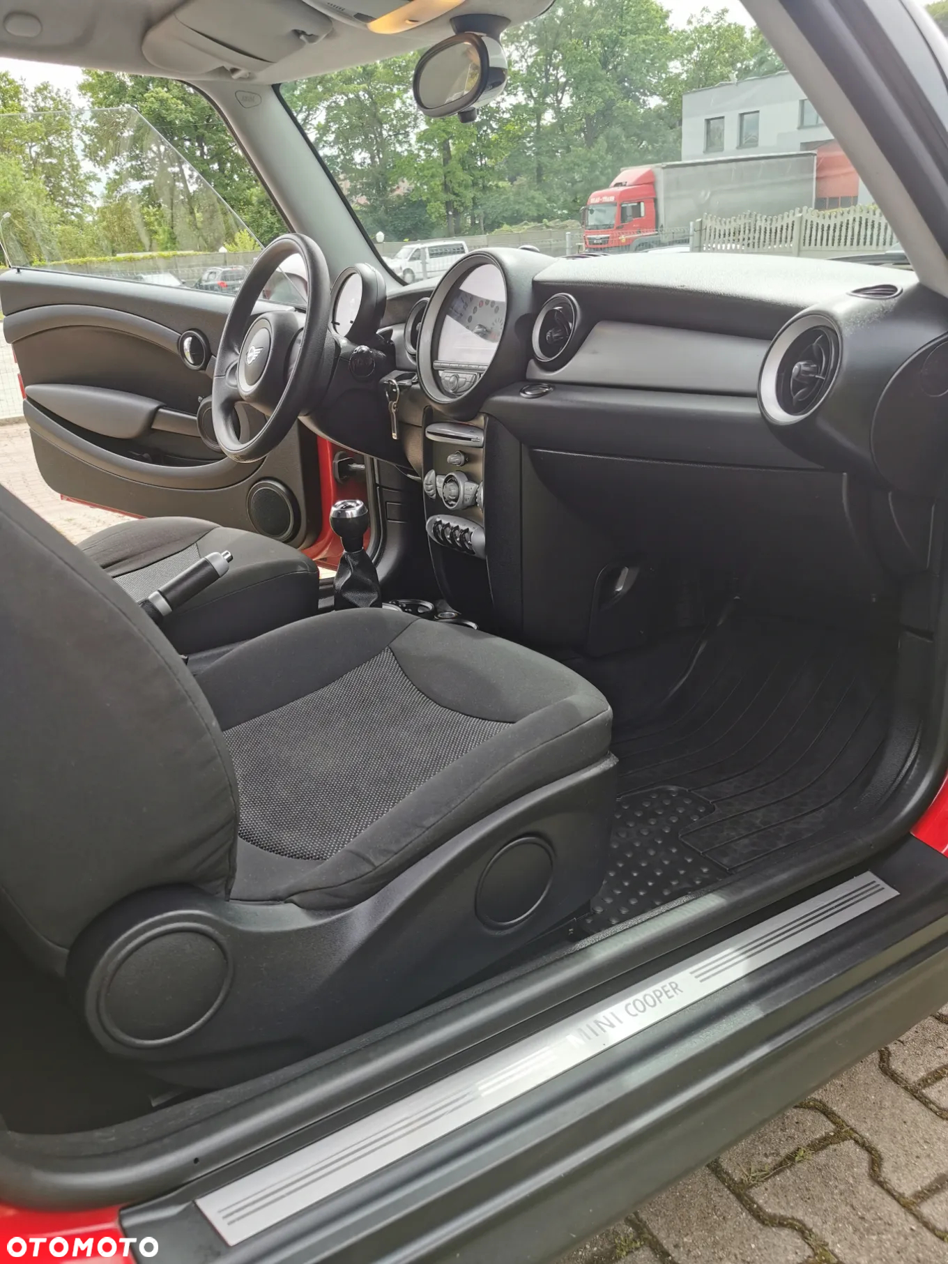 MINI Cooper Standard - 16