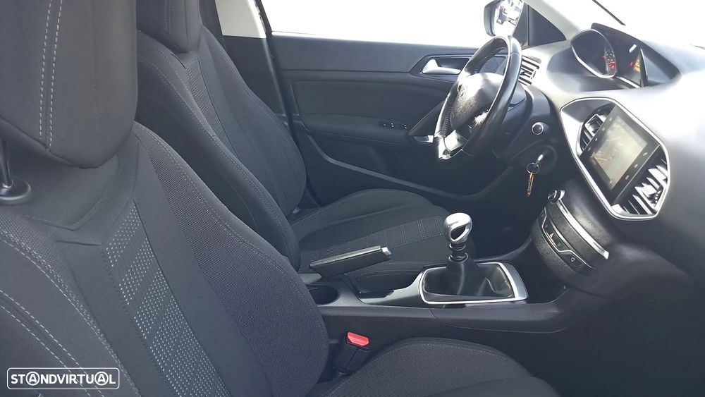 Peugeot 308 1.6 BlueHDi Allure - 26