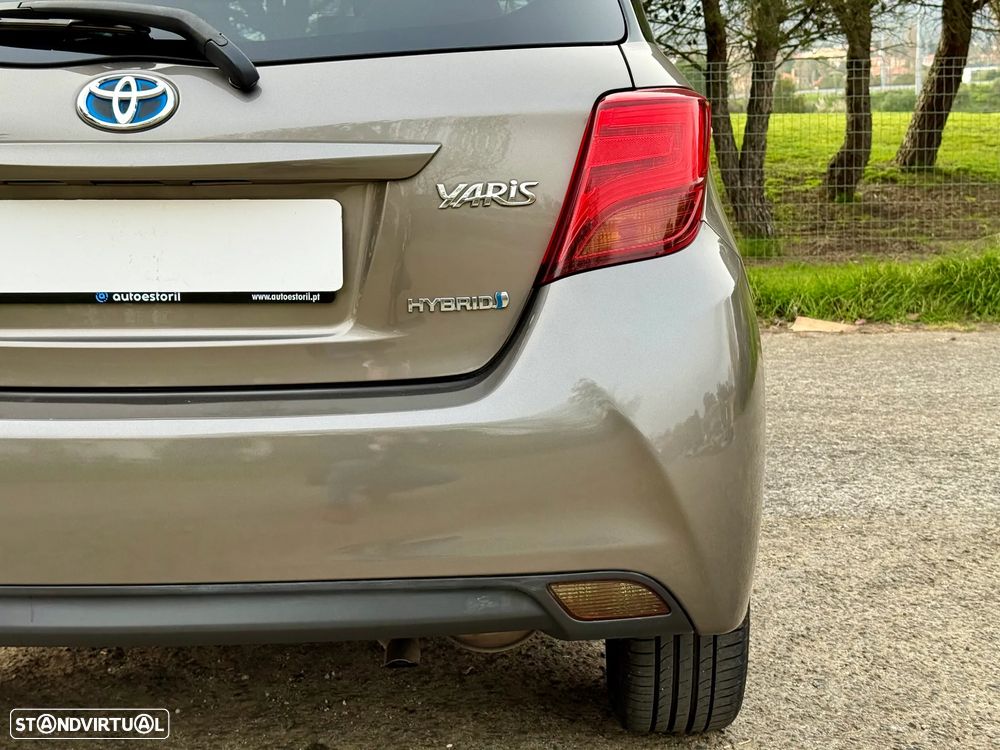 Toyota Yaris 1.5 HSD Square Collec.Bronze - 19