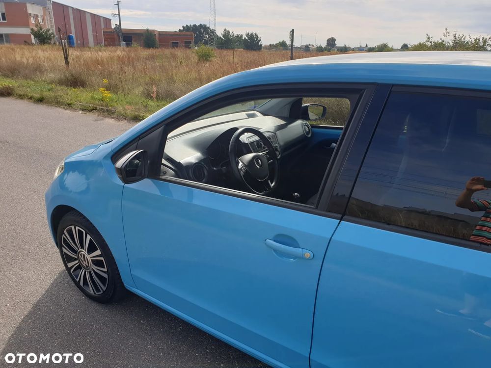Volkswagen up! 1.0 Black Style - 5