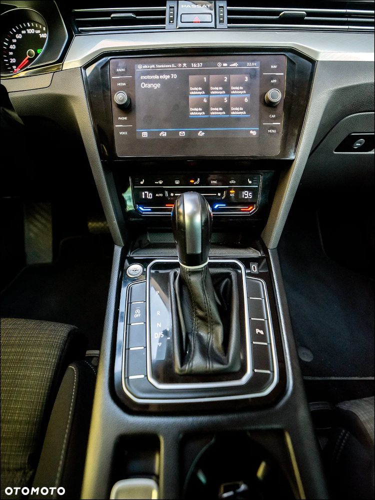 Volkswagen Passat - 24