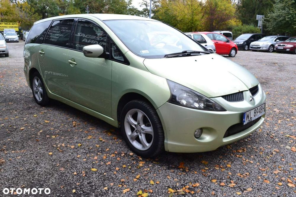 Mitsubishi Grandis - 2