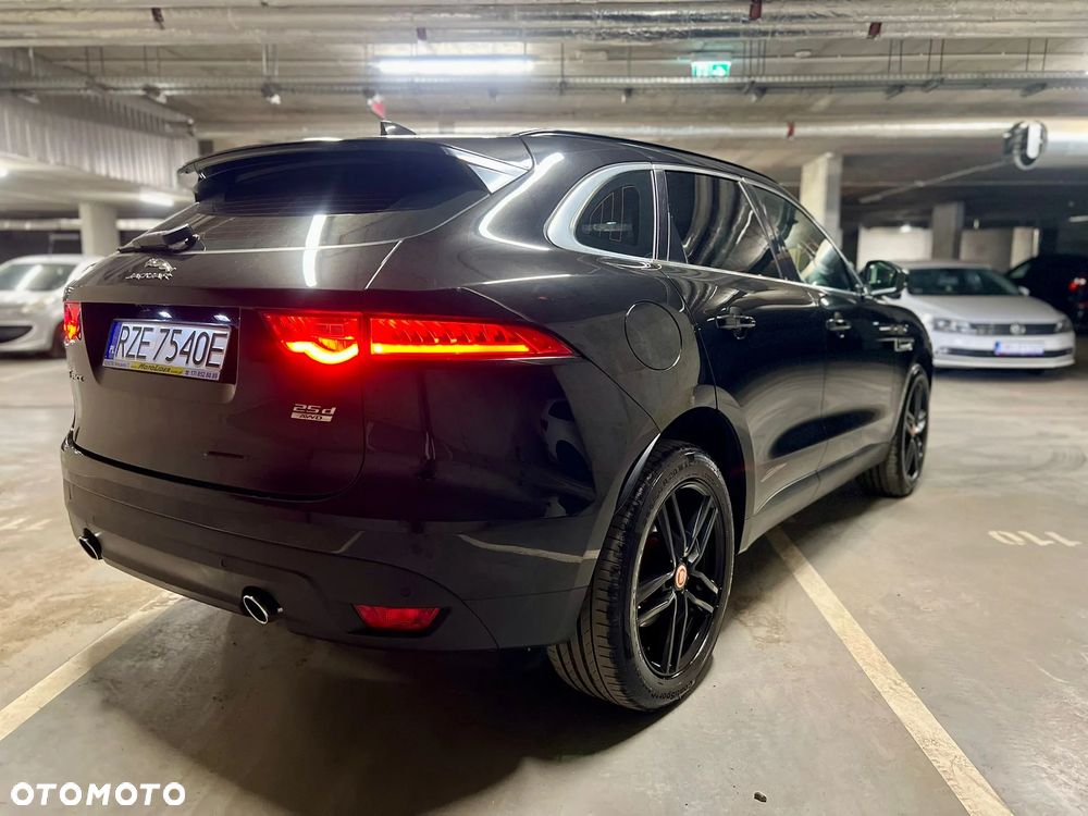 Jaguar F-Pace 2.0 i4D AWD R-Sport - 12