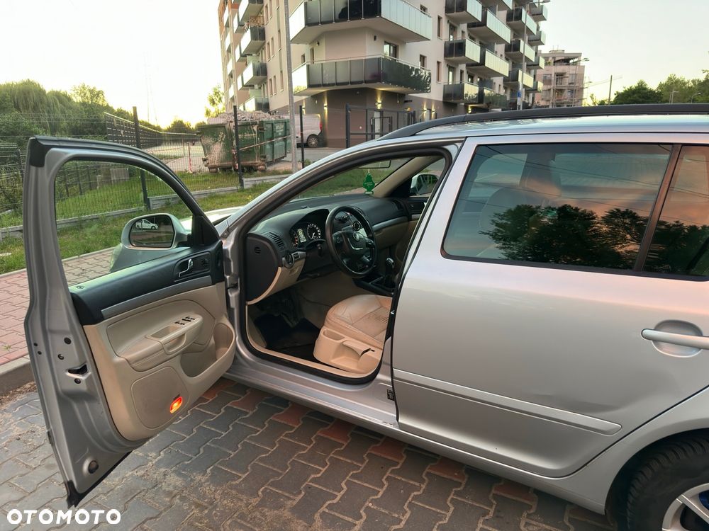 Skoda Octavia 2.0 TDI Elegance - 4