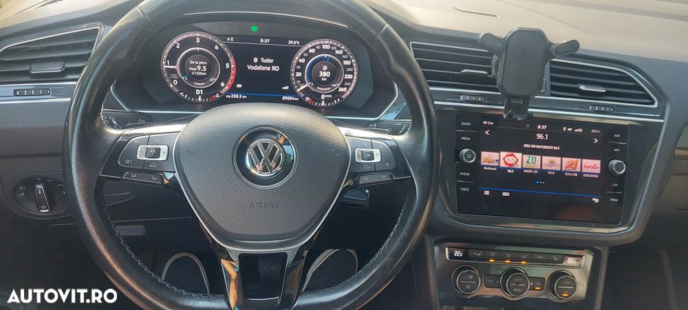 Volkswagen Tiguan - 13
