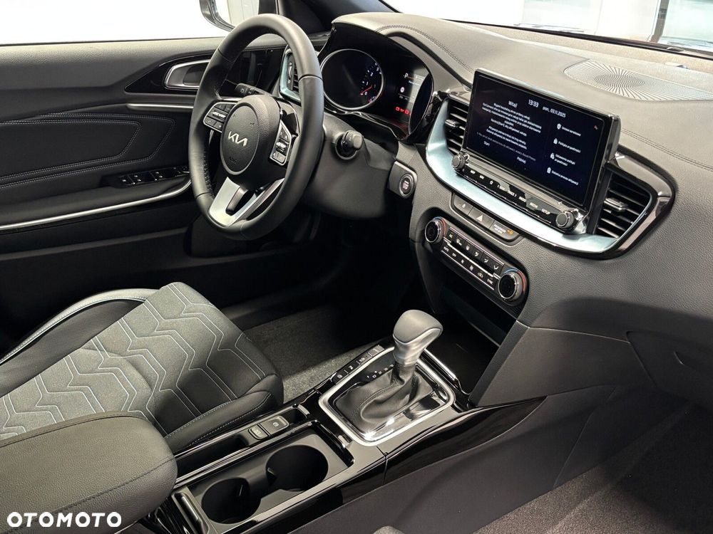 Kia XCeed - 16