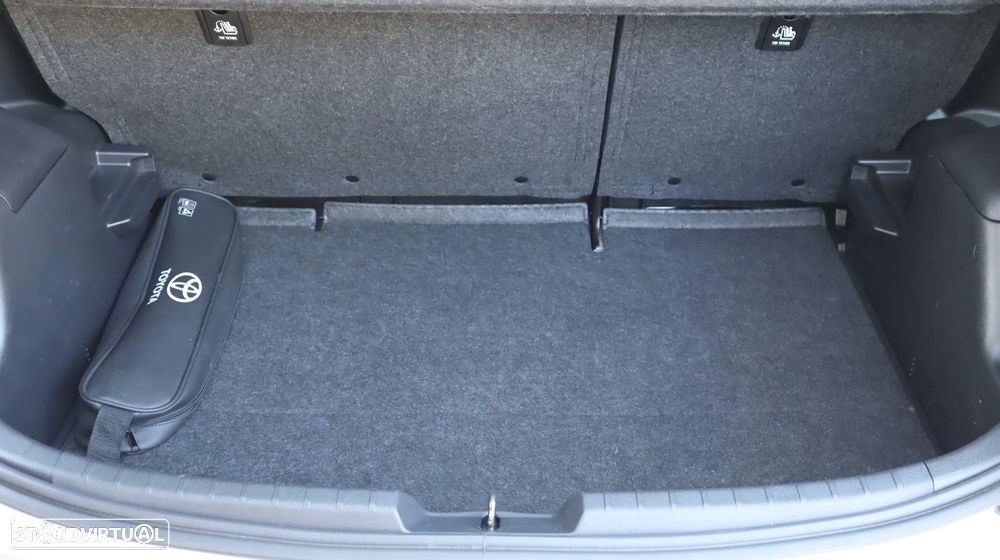 Toyota Yaris 1.4 D-4D Comfort - 43
