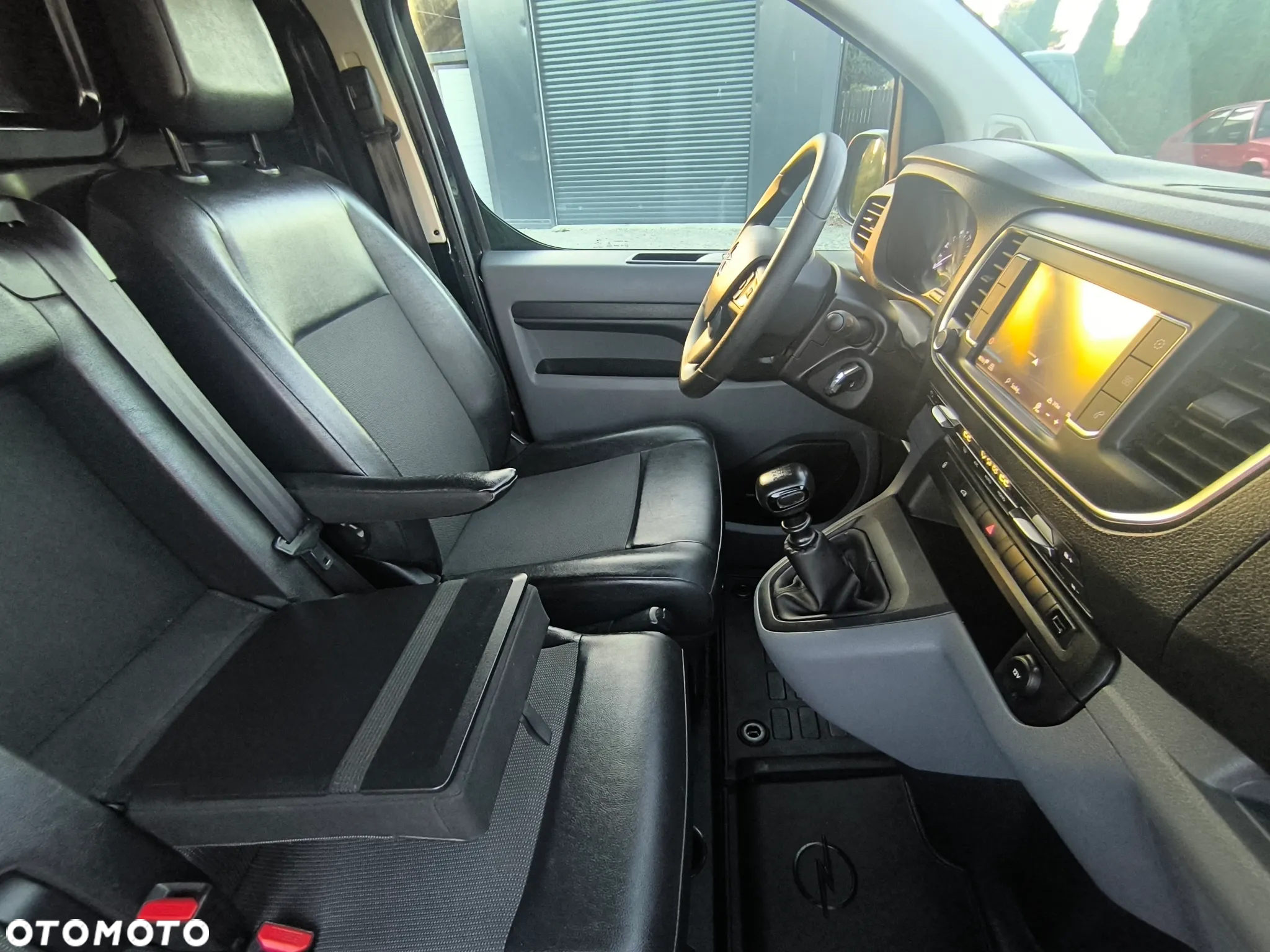 Opel VIVARO - 9