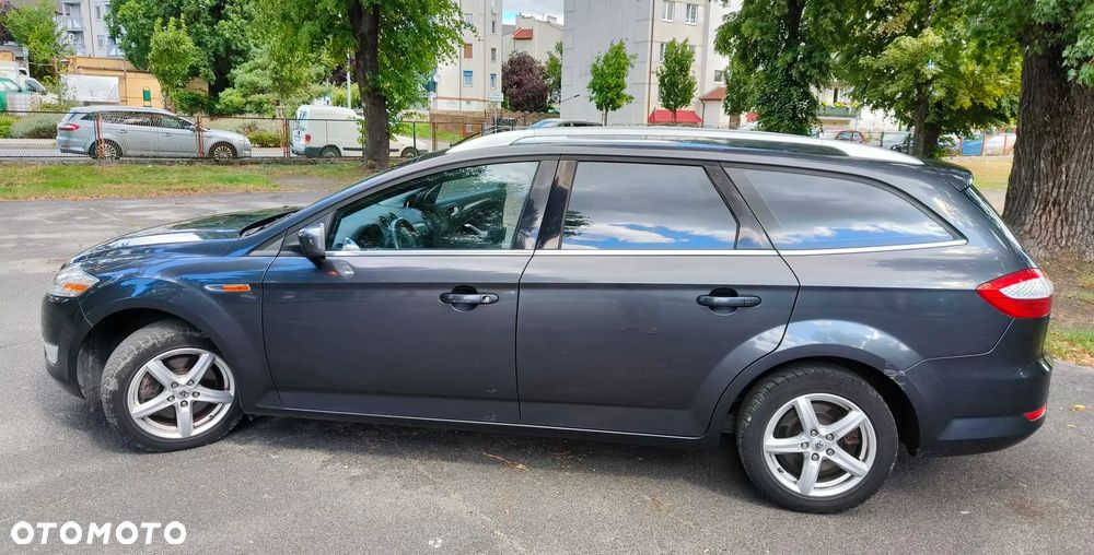 Ford Mondeo 2.0 Ambiente - 2