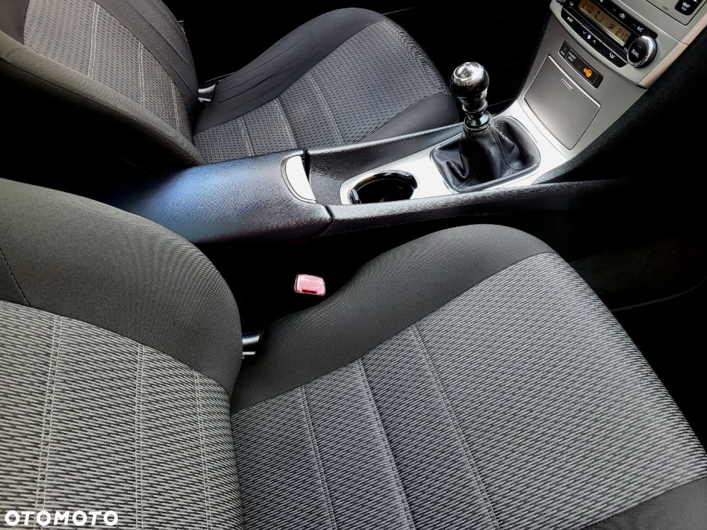 Toyota Avensis - 30