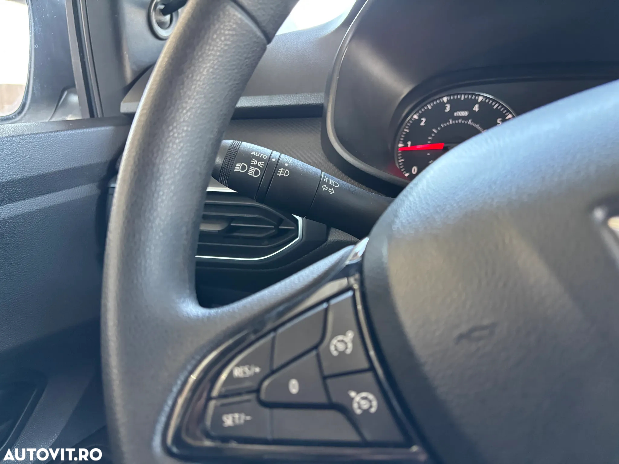 Dacia Logan TCe 90 Essential - 24