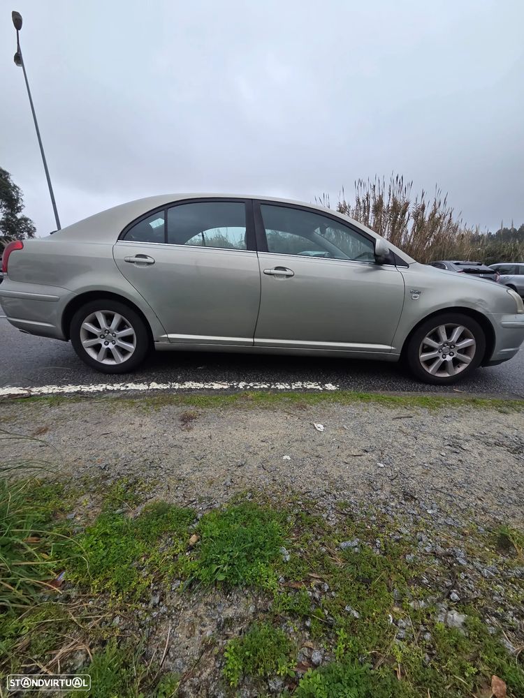 Toyota Avensis LB 2.0 D-4D Sol - 2