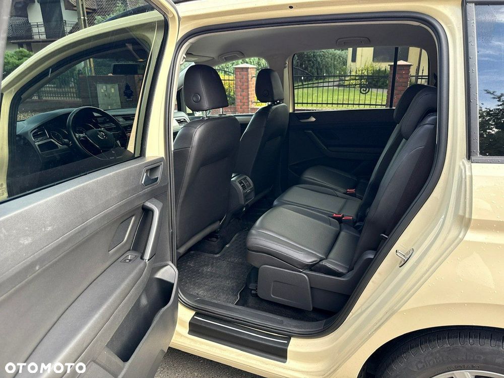Volkswagen Touran - 16