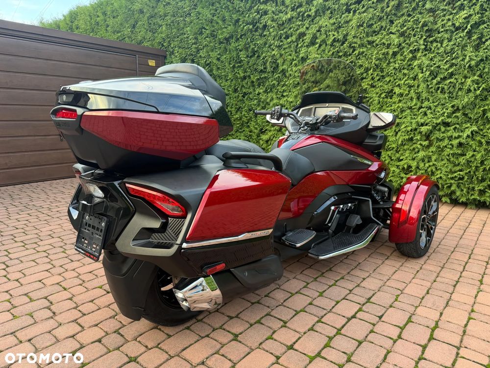 Can-Am Spyder - 2