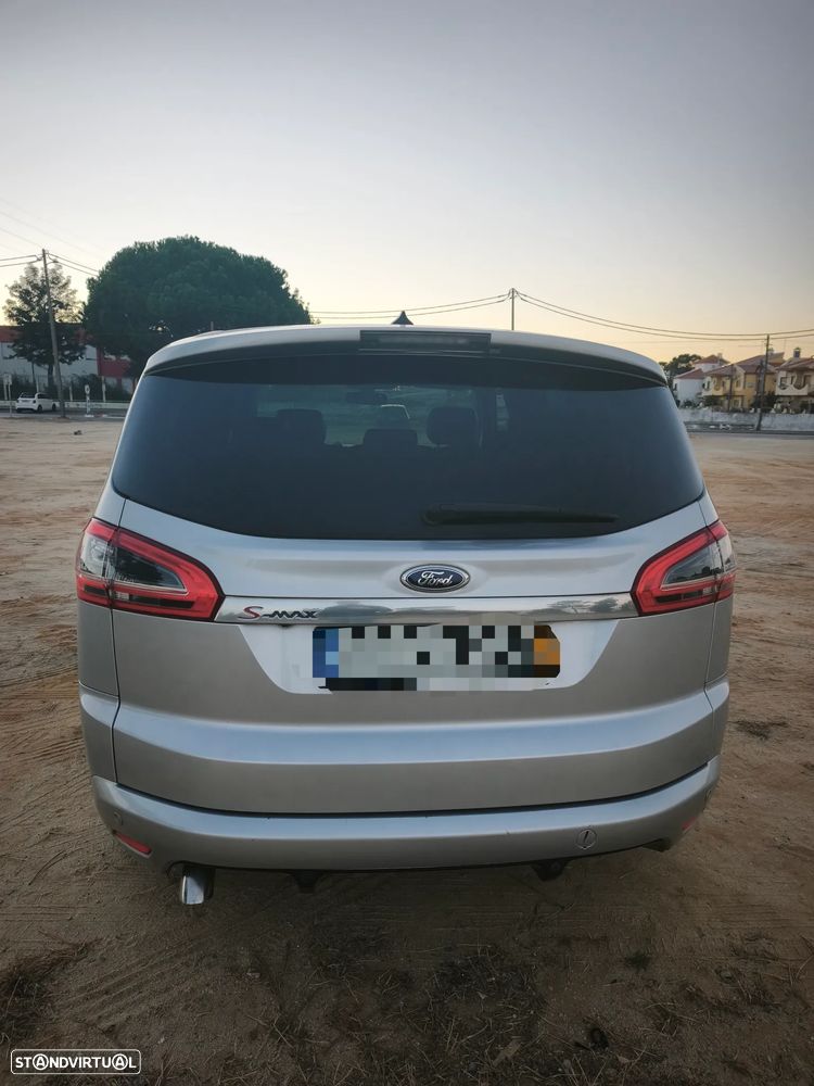 Ford S-Max - 12