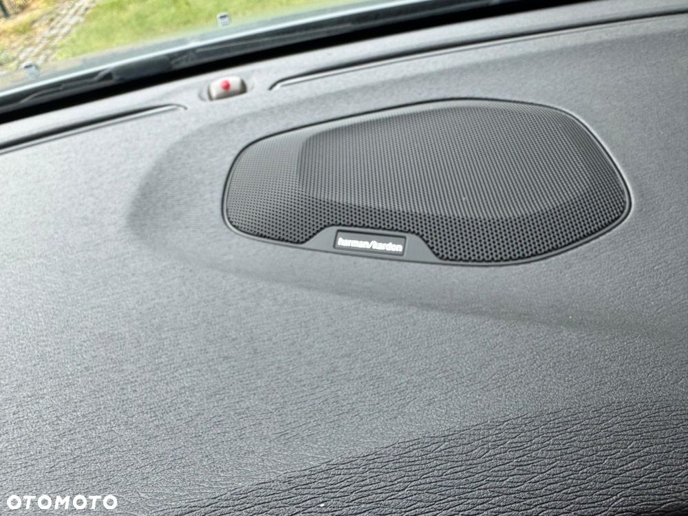 Volvo V40 T3 Drive-E R-Design Momentum - 16