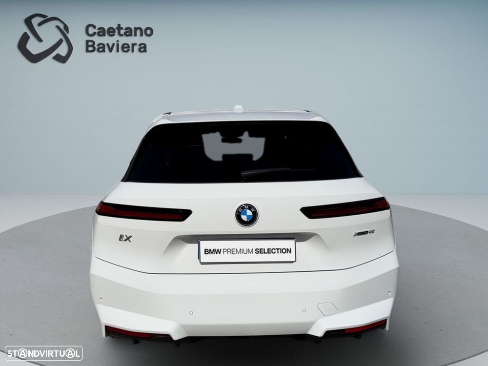 BMW ix xDrive 45 - 7