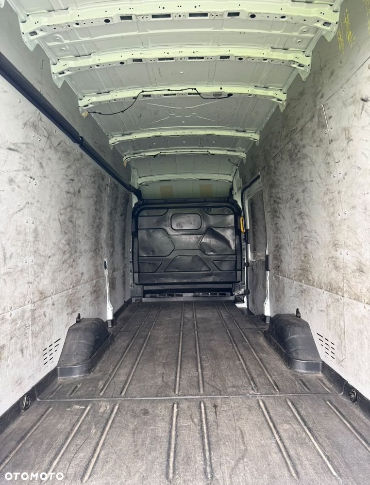 Ford Transit - 28