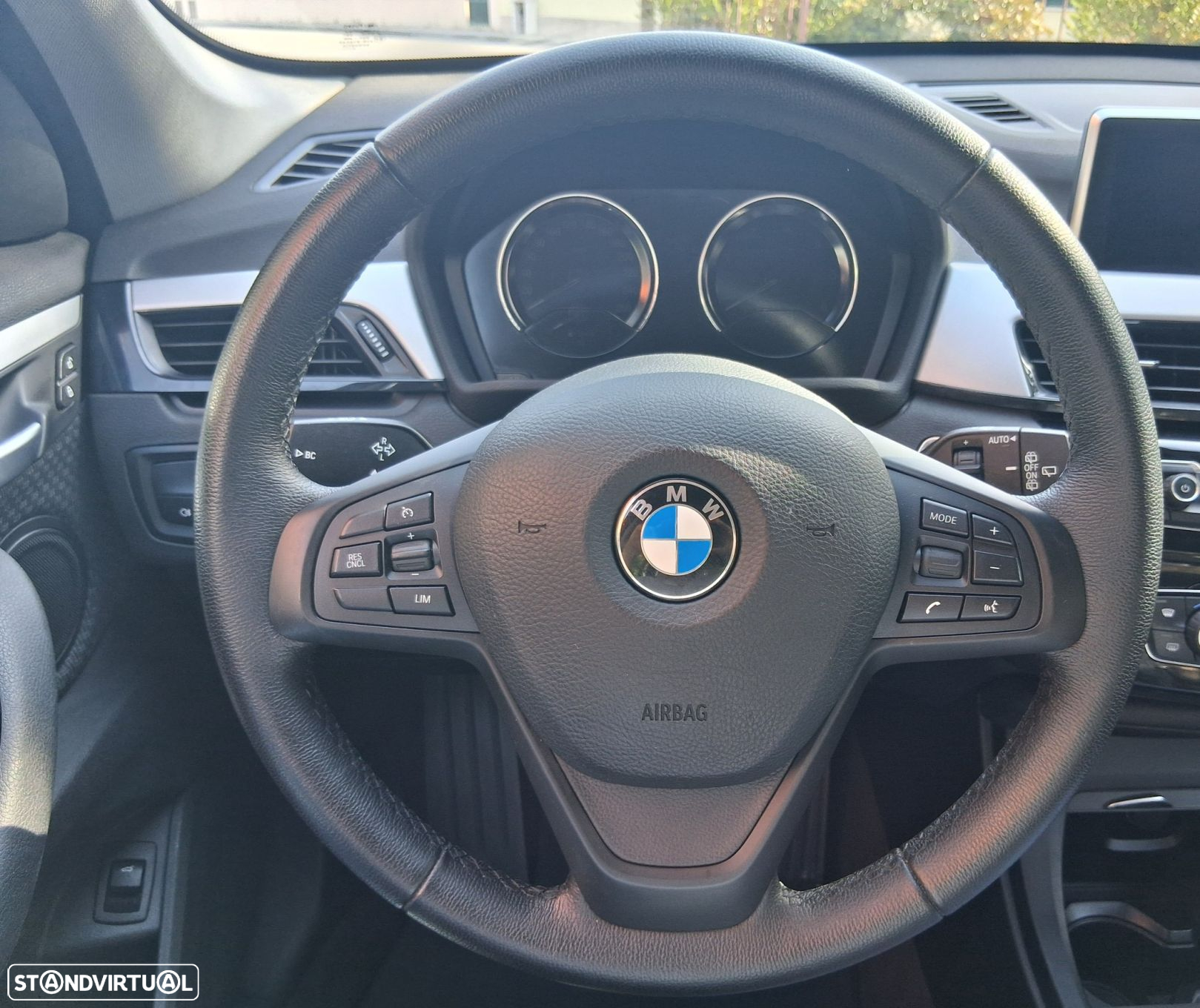 BMW X1 16 d sDrive Advantage - 32