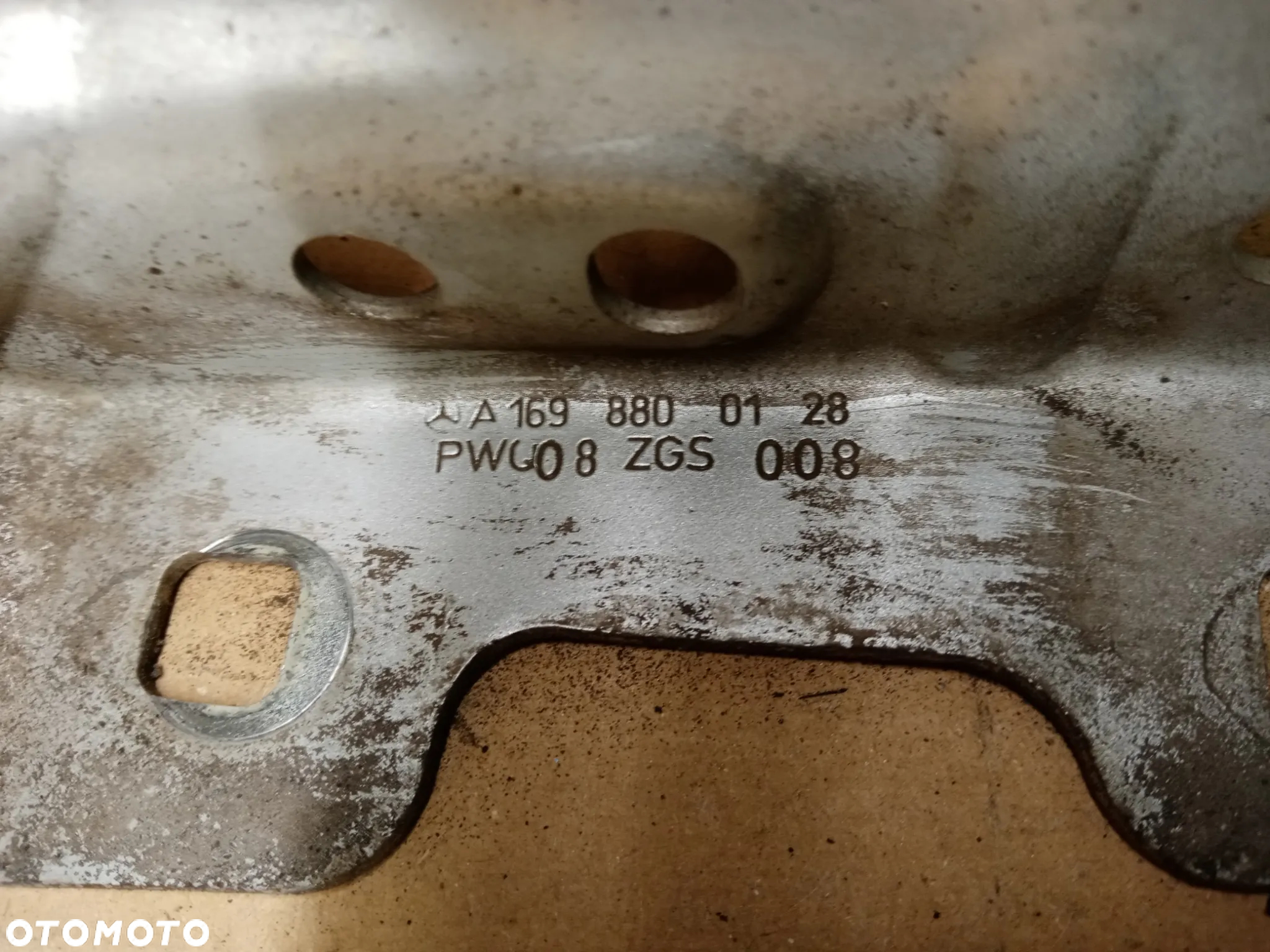 Zawias maski lewy przód Mercedes W169 A1698800128 - 3
