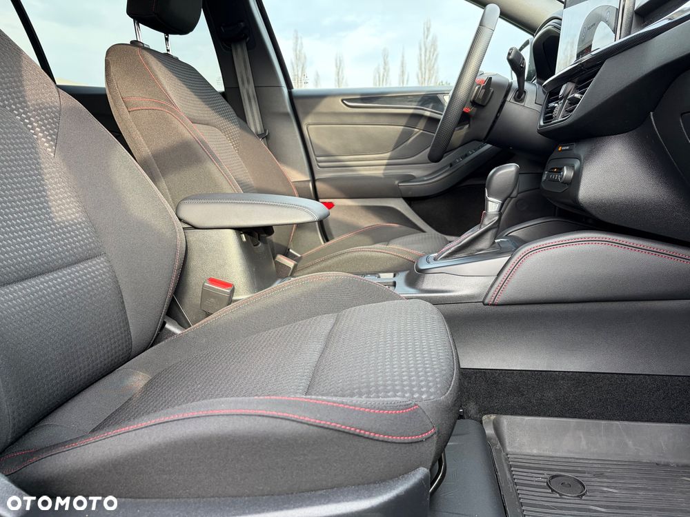 Ford Focus 1.0 EcoBoost Hybrid ST-LINE - 21