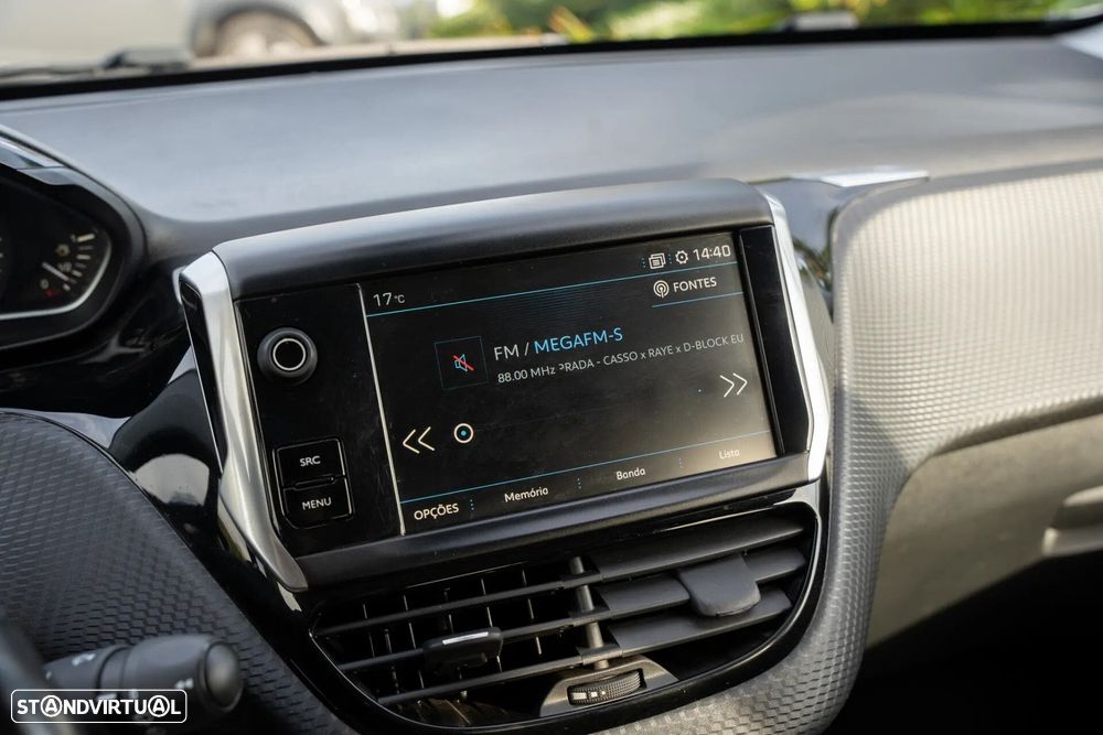 Peugeot 208 1.2 PureTech Allure - 8