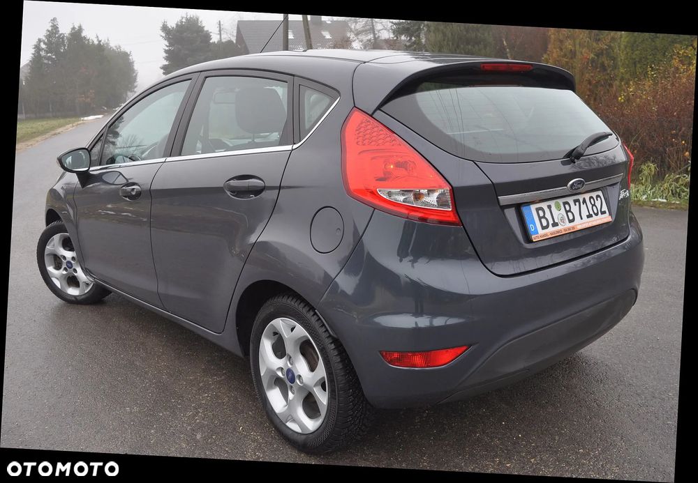 Ford Fiesta 1.4 Autom Titanium - 8