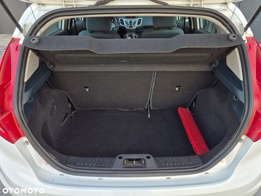 Ford Fiesta 1.25 Silver X (Trend) EU5 - 10