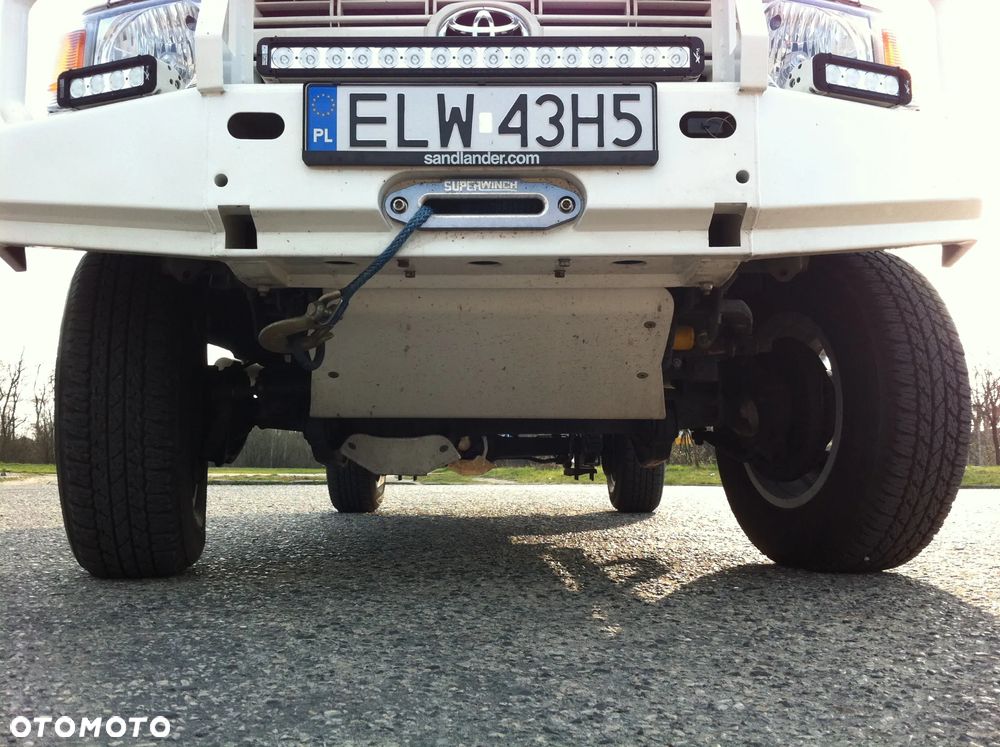 Toyota Land Cruiser - 5