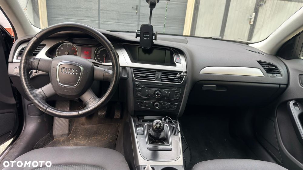 Audi A4 Avant 2.0 TDI - 8