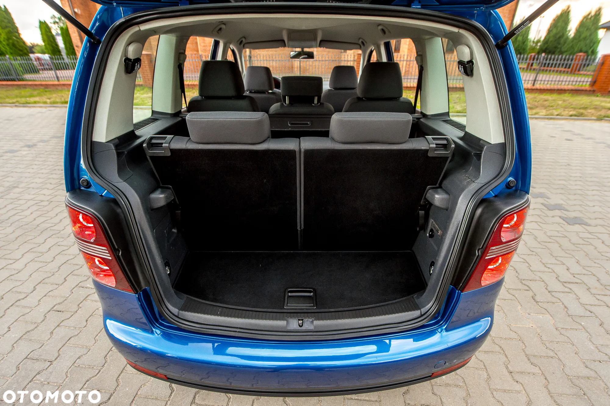 Volkswagen Touran 2.0 TDI DPF Highline - 18