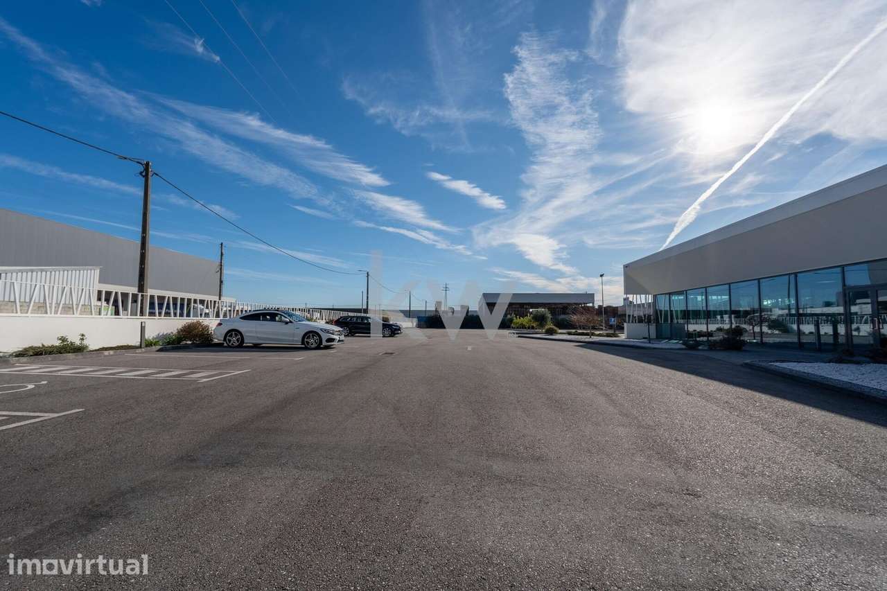 MAGNÍFICAS INSTALAÇÕES COM NAVE INDUSTRIAL/COMERCIAL E ESCRITÓRIOS NA - Grande imagem: 5/60
