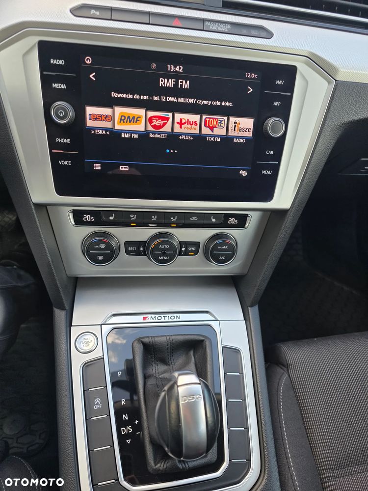Volkswagen Passat - 16