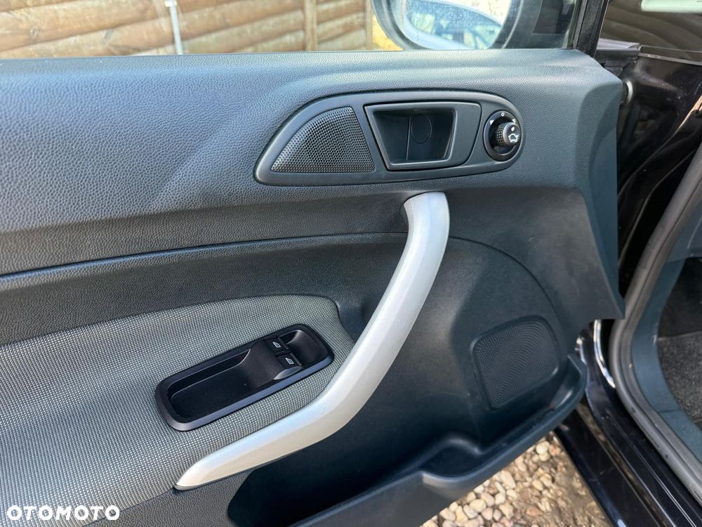 Ford Fiesta 1.25 Trend EU5 - 13