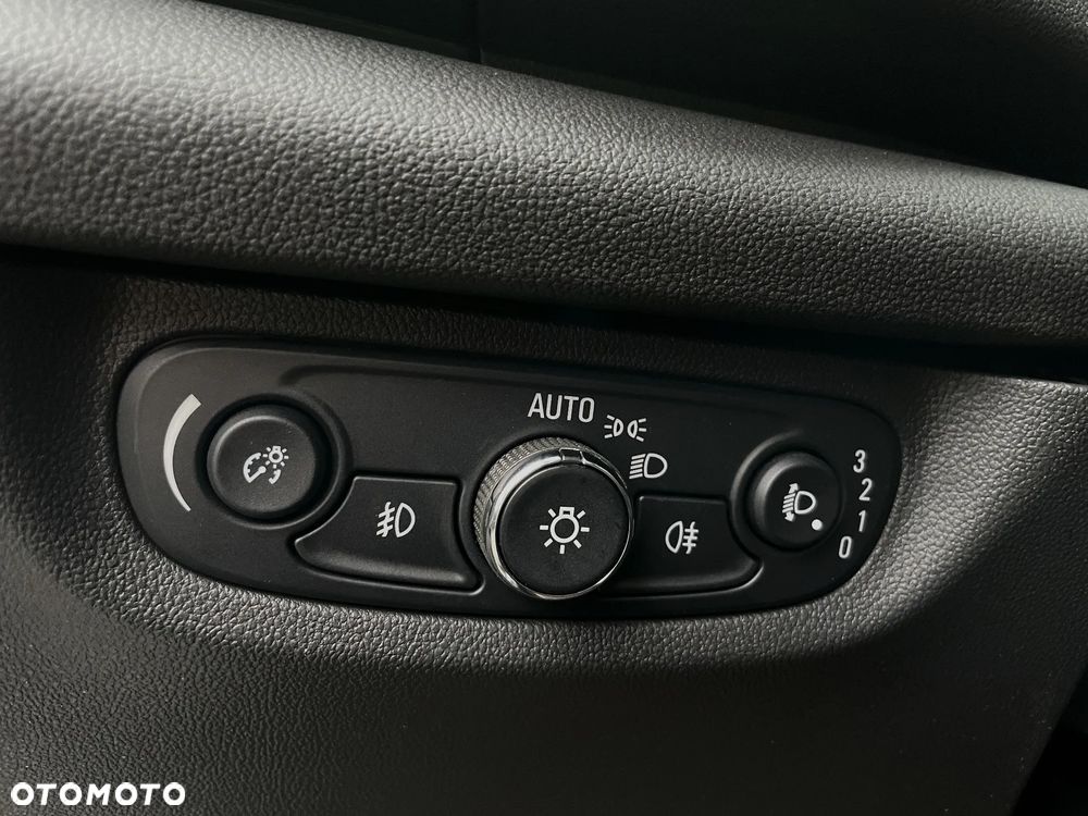 Opel Insignia 1.5 T Exclusive S&S - 32