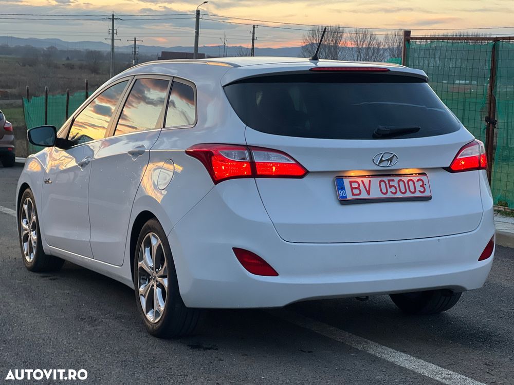Hyundai i30 i30cw 1.6 CRDi Style - 4
