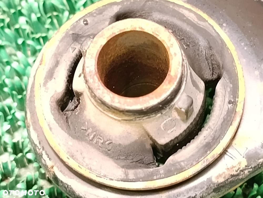 TOYOTA YARIS 11-19r Wahacz Przód Prawy Lewy - 4