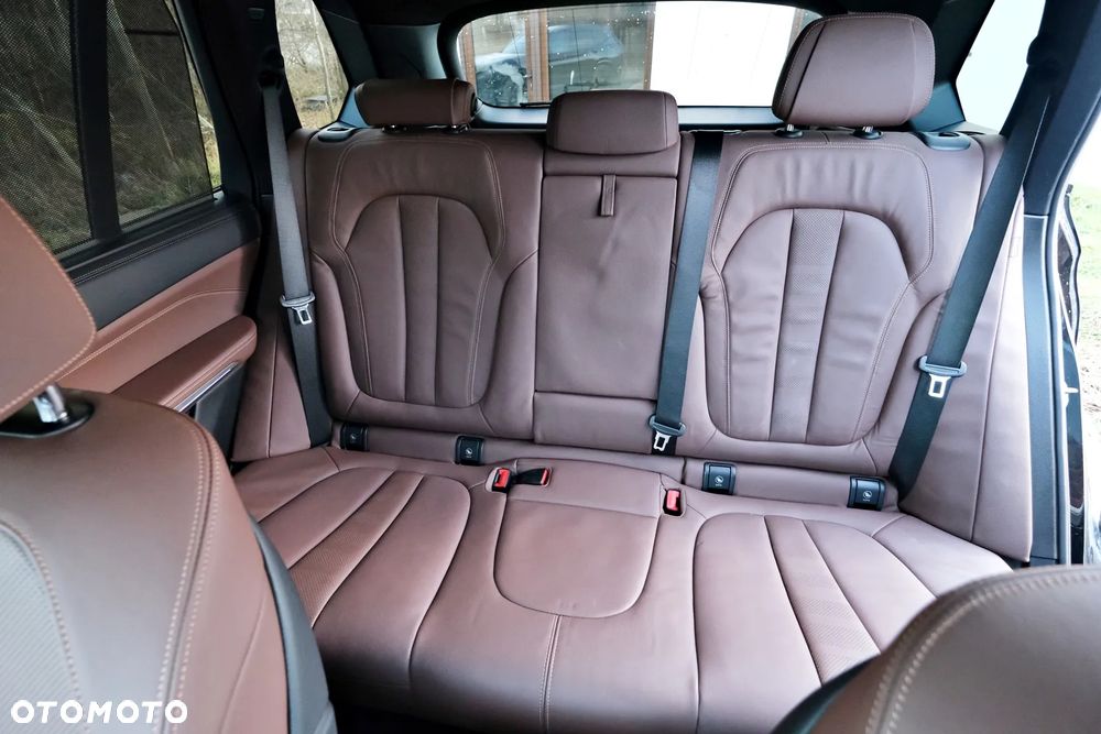 BMW X5 xDrive40i - 16