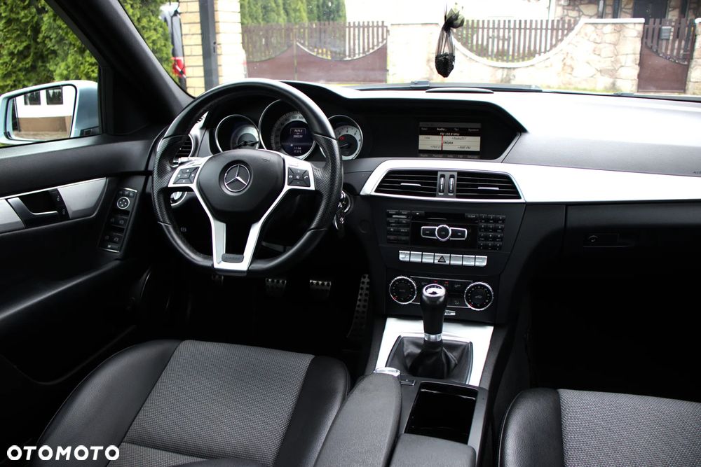 Mercedes-Benz Klasa C 200 Kompressor Avantgarde - 27