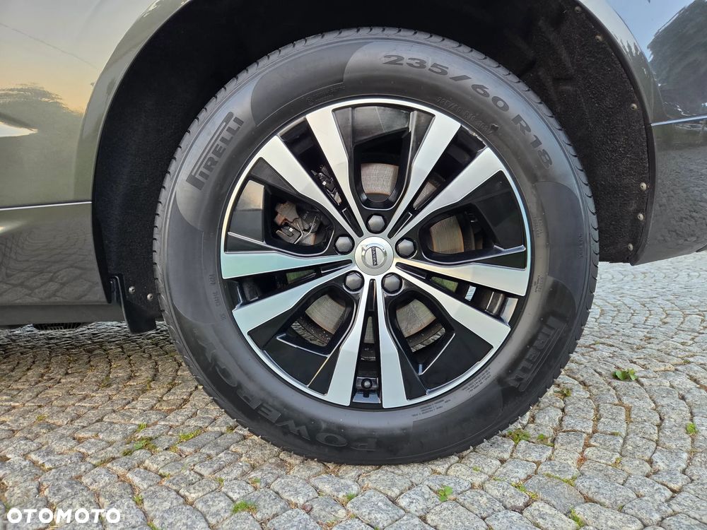 Volvo XC 60 B4 D AWD Momentum Pro - 37
